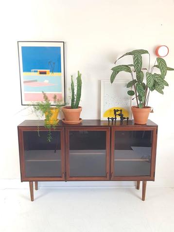 Vintage deense vitrinekast | keukenkast vitrine  beschikbaar voor biedingen