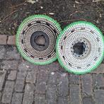 Twee borstels voor schrob- of veegmachine numatic, Ophalen