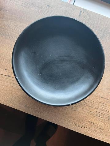 Zwarte matte fruitschaal/sieraden-sleutel schaal. beschikbaar voor biedingen