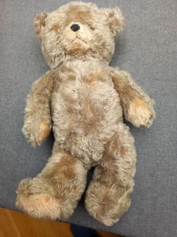Een hele oude vintage Teddybeer uit de eind 50er jaren. beschikbaar voor biedingen