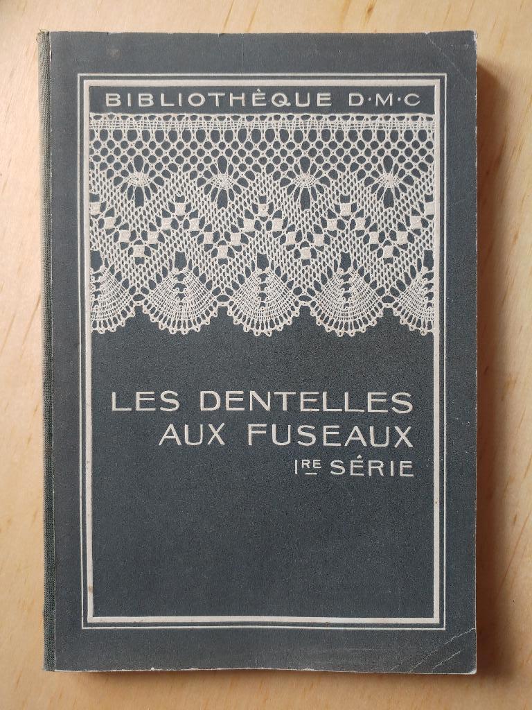 Kantklossen: Frans leerboek en map met patronen (1920), Antiek en Kunst, Ophalen of Verzenden