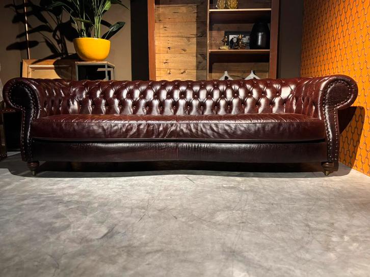 Chesterfield Castle Kent Bank 2.80 breed Nieuwstaat, Huis en Inrichting, Banken | Bankstellen, Nieuw, Rechte bank, Vierpersoons of meer