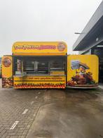 Foodtruck voor gegrilde kip, patat en vlees van de plaat, Ophalen