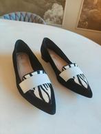 Clarks suede loafers maat 39,5 zwart wit, Kleding | Dames, Ophalen of Verzenden, Zo goed als nieuw, Zwart, Instappers