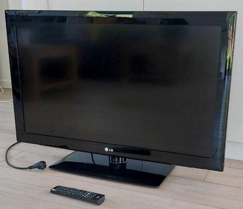 LG TV : 37LD450  ( LCD tv ; 37 inch ) zwart op voet, Audio, Tv en Foto, Televisies, Zo goed als nieuw, LCD, 80 tot 100 cm, Full HD (1080p)