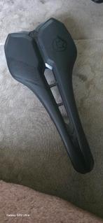 PRO Falcon Performance Zadel - Nieuw - 132mm, Racefiets, Nieuw, Ophalen of Verzenden, PRO