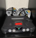 Nintendo 64 • grijs • expansion pack • 4 controllers, Spelcomputers en Games, 3 spelers of meer, Ophalen, Zo goed als nieuw, Vanaf 3 jaar