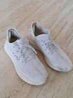 Witte Yeezy 350 V2 - Maat 44, Wit, Ophalen of Verzenden, Sneakers of Gympen, Adidas