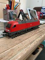 Mooie modeltrein met sporen en trix besturing en 2 wagons, Ophalen, Zo goed als nieuw