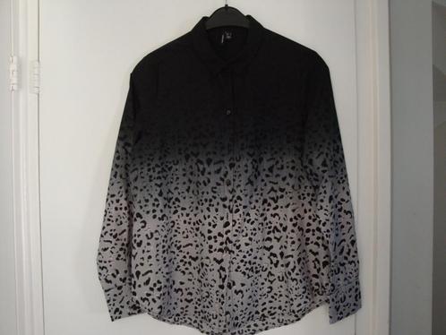 Maat L. VERO MODA blouse met panter print., Kleding | Dames, Blouses en Tunieken, Zo goed als nieuw, Maat 42/44 (L), Overige kleuren