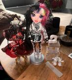 Rainbow High Pop Poppy met Naaimachine, Ophalen of Verzenden, Zo goed als nieuw, Barbie