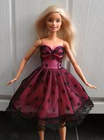 Barbie kleding nieuw - Korte roze jurk met zwart kant, Ophalen of Verzenden, Nieuw, Barbie