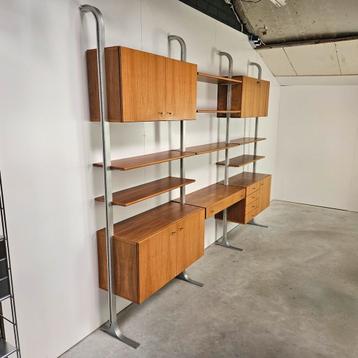 Vintage modulair wandsysteem beschikbaar voor biedingen