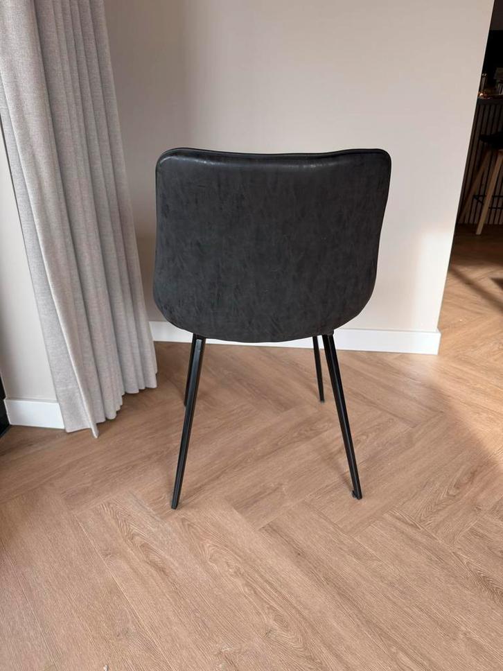 8 Kave Home Adam Eetkamerstoelen - Zwart, Huis en Inrichting, Stoelen, Gebruikt, Vijf, Zes of meer stoelen, Metaal, Zwart, Ophalen