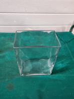 vaas vierkant dik glas, Huis en Inrichting, Woonaccessoires | Vazen, Ophalen of Verzenden, 'T Olde Gre-j, Info@toldegrej.nl, Endepoelstraat 20f Didam