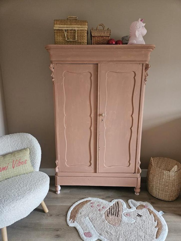 Roze brocante baby/kinder kast, Kinderen en Baby's, Kinderkamer | Commodes en Kasten, Zo goed als nieuw, 105 cm of meer, 100 cm of meer