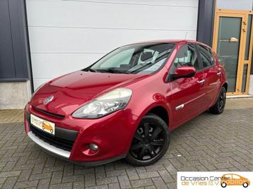 Renault Clio 1.2 AircoNaviParkeersensorElektrPakketBluetooth beschikbaar voor biedingen