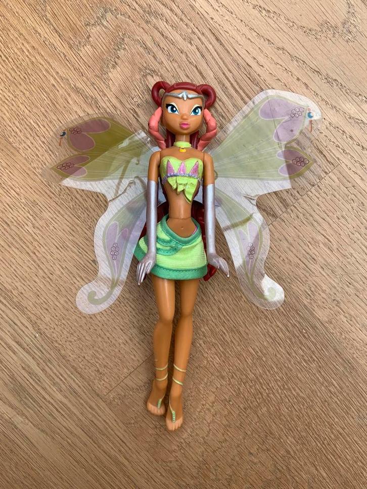 Winx Club Figuurtje Layla Enchantix Bambola, Verzamelen, Poppen, Zo goed als nieuw, Fashion Doll, Ophalen of Verzenden