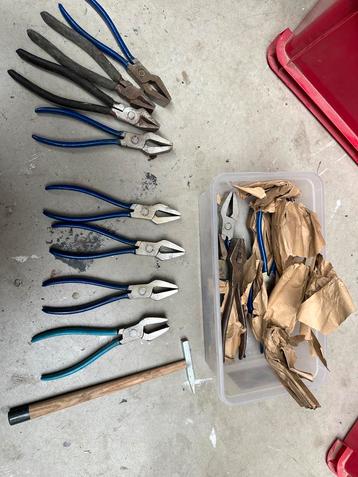 Glas- en loodgereedschap: Tangen en hamer beschikbaar voor biedingen
