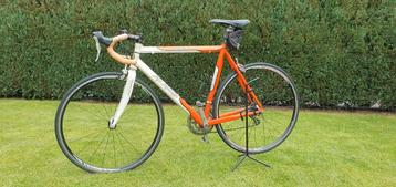 Racefiets beschikbaar voor biedingen