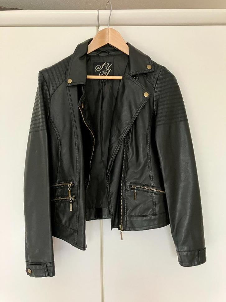 Zwart kunstleren jasje van Steps (dames, maat 40), Kleding | Dames, Jasjes, Kostuums en Pakken, Zo goed als nieuw, Maat 38/40 (M)