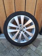 VW Golf 17" Velgen met Winterbanden, Auto-onderdelen, Ophalen, Banden en Velgen, 17 inch, Winterbanden