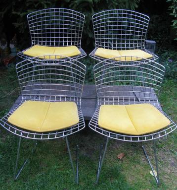 4X BERTOIA STOEL 420 KNOLL VINTAGE MIDDEN '80. beschikbaar voor biedingen