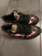 Valentino schoenen, Ophalen of Verzenden, Zo goed als nieuw, Zwart, Sneakers of Gympen