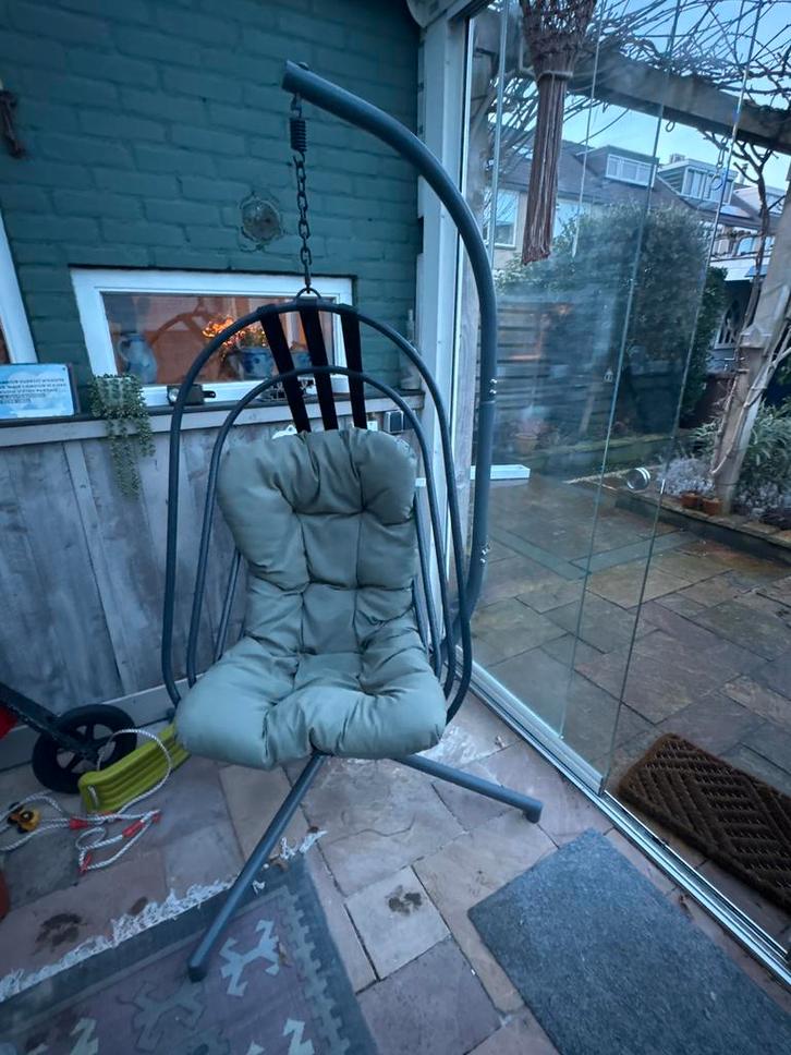 Hangstoel met standaard - Zo goed als nieuw!, Tuin en Terras, Hangmatten, Zo goed als nieuw, Eenpersoons, Met standaard, Binnen