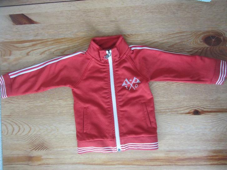Rood jasje Tumble 'n dry maat 80, Kinderen en Baby's, Babykleding | Maat 80, Zo goed als nieuw, Jongetje of Meisje, Jasje, Ophalen of Verzenden