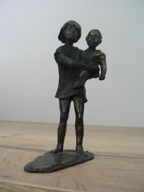 Moeder en Kind beeldje BRONS 12 cm hoog Corry Ammerlaan, Antiek en Kunst, Antiek | Koper en Brons, Brons, Ophalen of Verzenden