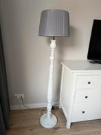 Landelijke staande lampenvoet met kap, Huis en Inrichting, Lampen | Vloerlampen, Ophalen of Verzenden, Zo goed als nieuw, 150 tot 200 cm