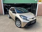 Toyota Aygo X 1.0 VVT-i S-CVT AUTOMAAT|ACC/CARPLAY/CAMERA|KM, Auto's, Gebruikt, Bruin, 4 stoelen, LED verlichting