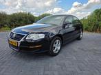 Volkswagen Passat 2.0 FSI Trendline AUTOMAAT!, Gebruikt, 4 cilinders, Zwart, Bedrijf
