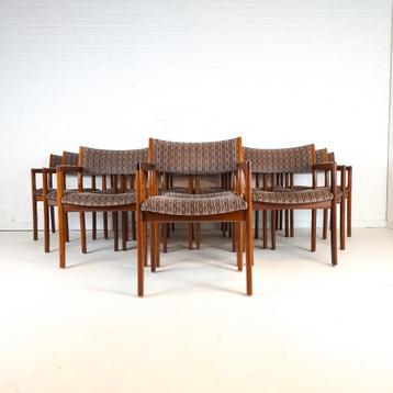 13x vintage stoel Deens design beschikbaar voor biedingen