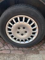 TE KOOP 4 stuks winterbanden met wieldoppen, Auto diversen, Wieldoppen, Ophalen of Verzenden, Zo goed als nieuw