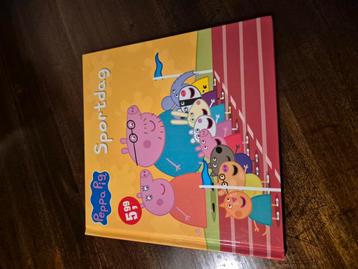 Peppa pig boek. Sportdag beschikbaar voor biedingen