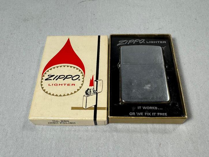 Vintage Zippo no. 250 high polish, Verzamelen, Rookartikelen, Aanstekers en Luciferdoosjes, Gebruikt, Aansteker, Ophalen of Verzenden