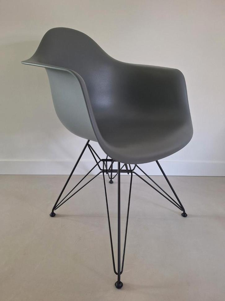 5x Vitra Eames DAR nieuwstaat!, Antiek en Kunst, Antiek | Meubels | Stoelen en Banken, Ophalen