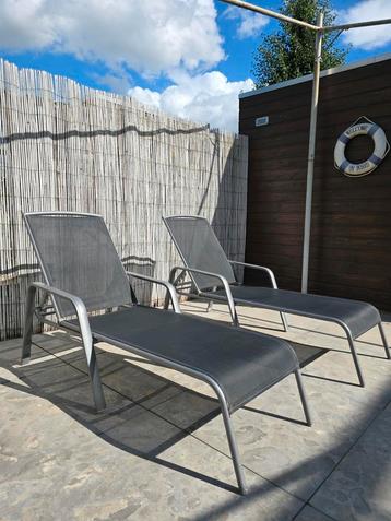 Standen-ligbedden twee stuks  € 25,-- beschikbaar voor biedingen