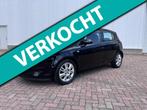 Opel Corsa 1.4-16V Cosmo airco Automaat 1e eigenaar, 15 km/l, Gebruikt, 4 cilinders, Zwart