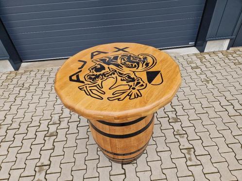 wijnvat tafel / statafel / mancave, Huis en Inrichting, Overige Huis en Inrichting, Zo goed als nieuw, Ophalen