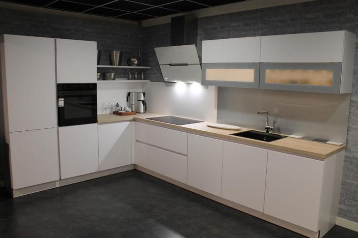 showroom keuken Nolte arctic wit, Huis en Inrichting, Keuken | Complete keukens, Nieuw, Hoekkeuken, Wit, Greeploos, Ophalen