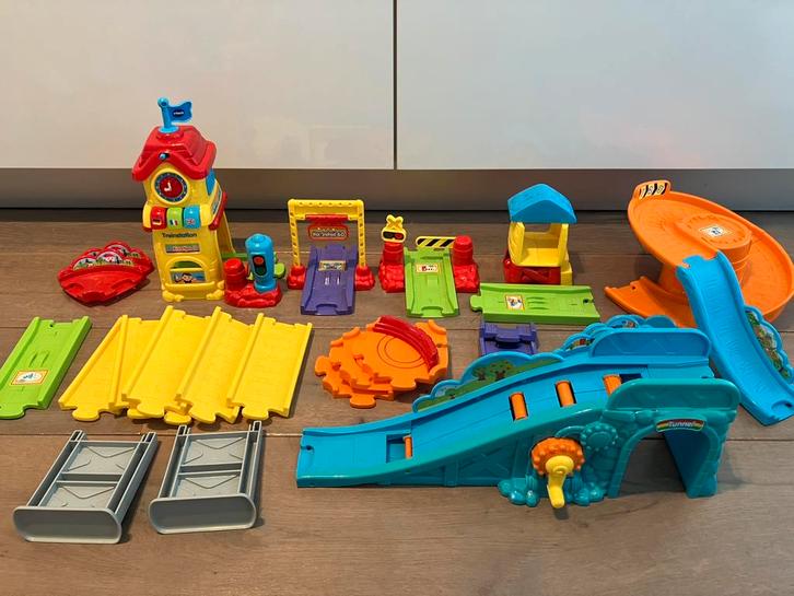 Vtech toet toet auto treinstation, Kinderen en Baby's, Speelgoed | Vtech, Gebruikt, Ophalen of Verzenden