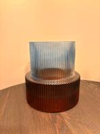 Vaas rood met blauw/kwantum, Huis en Inrichting, Woonaccessoires | Vazen, Blauw, Ophalen of Verzenden, Minder dan 50 cm, Glas