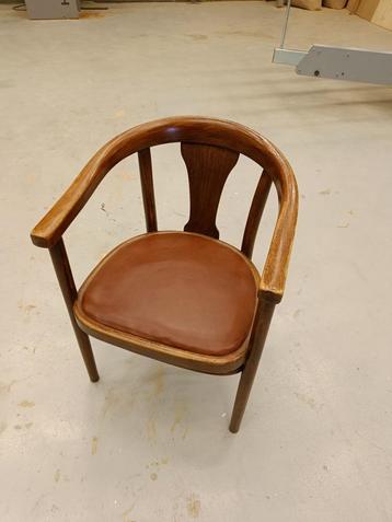 Thonet stoel beschikbaar voor biedingen