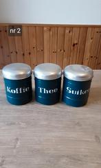 EMAILLE PETROLBLAUWE BUSSENSET MET WITTE BLOKLETTERS., Antiek en Kunst, Antiek | Emaille, Ophalen of Verzenden