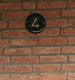 Huisnummer 4, Ophalen of Verzenden, Zo goed als nieuw