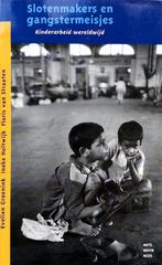 Evelien Groenink e.a. - Slotenmakers en Gangstermeisjes, Ophalen of Verzenden, Nieuw, Maatschappij en Samenleving, Wereld