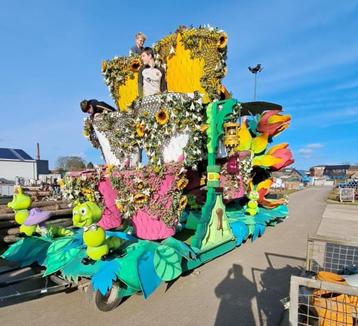 carnavalswagen/prinsenwagen, bewegende delen en verlichting  beschikbaar voor biedingen
